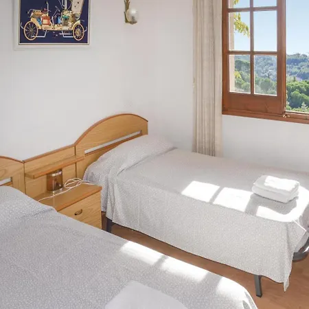 Three-bedroom Holiday In *