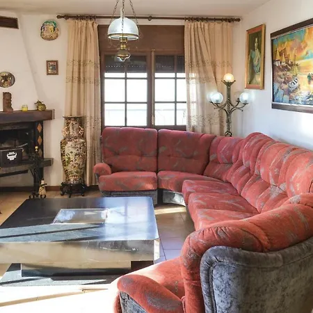 Prázdninový dům Three-bedroom Holiday In Lloret de Mar